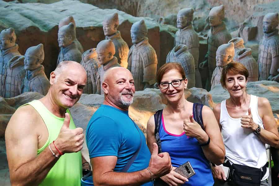 Ticketbuchung für die Terrakotta-Armee oder halbtägige geführte Tour zur Armee. Foto: GetYourGuide Ticketbuchung für die Terrakotta-Armee oder halbtägige geführte Tour zur Armee. Foto: GetYourGuide