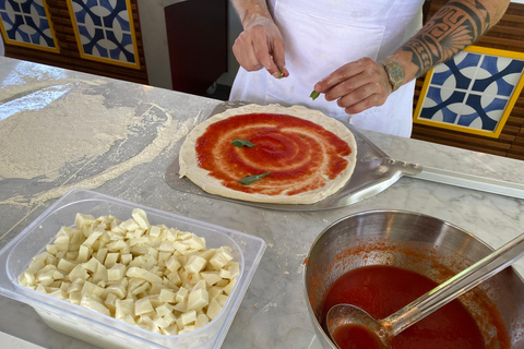 Desde Sorrento: Clase de elaboración de pizza con vistas al VesubioEscuela de Pizza con vistas al Vesubio desde Sorrento