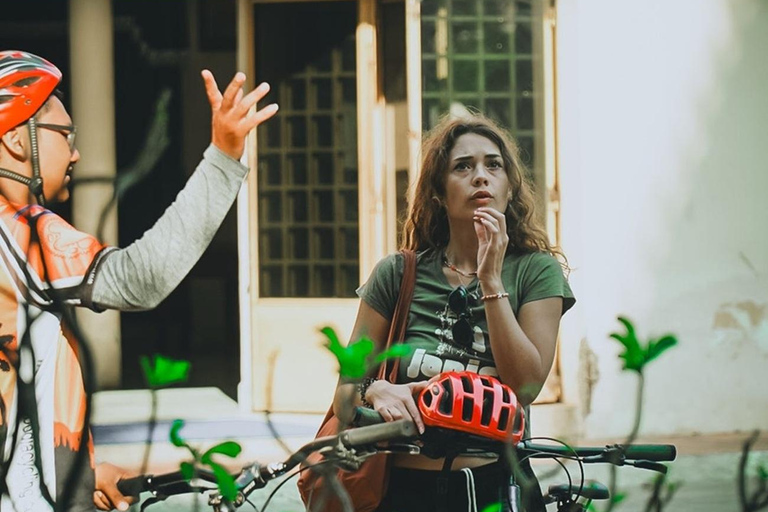 Phnom Penh: Bikes and Bites Cycling Tour