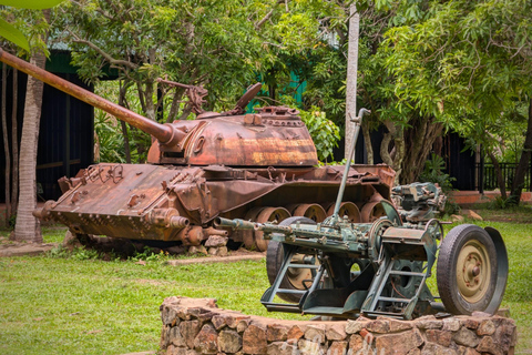 Siem Reap: Museo de la Guerra entrada incluida y viaje de ida y vuelta gratuito