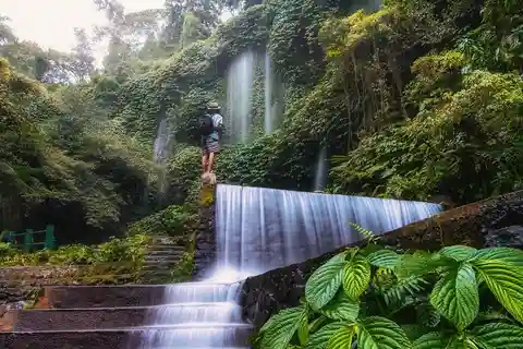 "Private Tour: Benang Stokel, Kelambu Waterfalls & Sukarara"