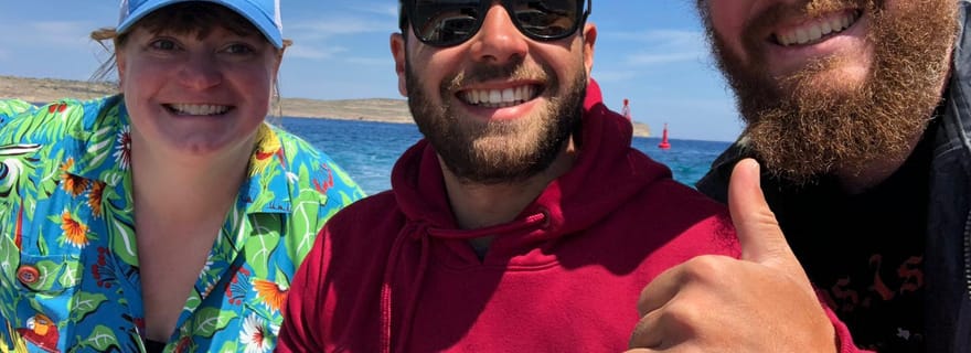 Tour en bateau privé : Découvrez le lagon bleu et cristallin de Comino