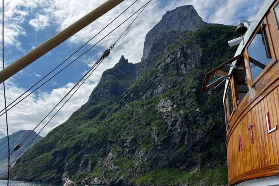 Måløy: Malerische geführte Bootstour durch die südlichen Fjorde. Foto: GetYourGuide