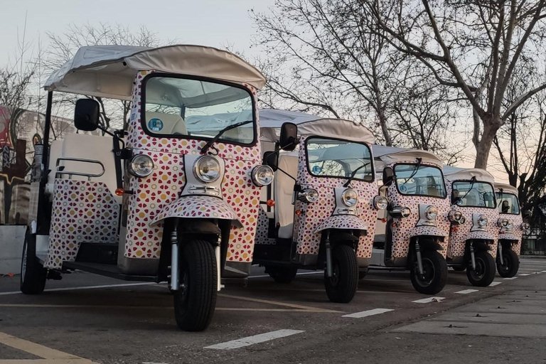 Madrid: City Tours - 6 seats private ecological tuk tuk Madrid: City Tour Highlights must see (1,5 hours)
