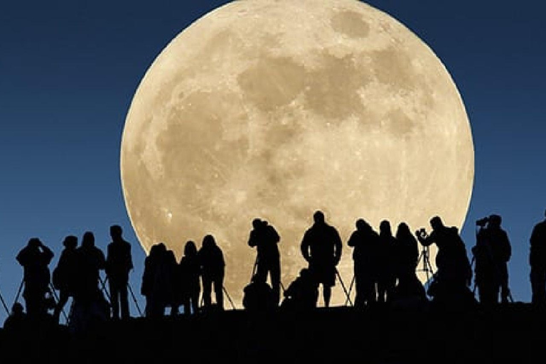 Kapadocja: wycieczka piesza po Czerwonej Dolinie w pełni księżycaKapadocja: Wycieczka piesza po Czerwonej Dolinie podczas pełni księżyca