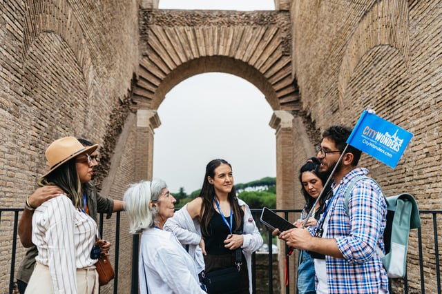 Roma: Tour guidato del Colosseo, del Palatino e dei Fori Romani