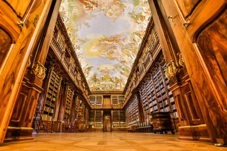 Visita privada a pie del Monasterio y la Biblioteca de Strahov en Praga