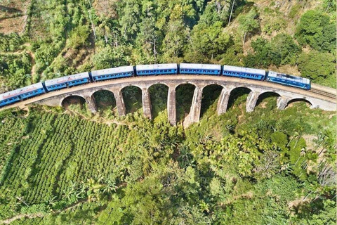 Kandy: First/Second/Third Class Scenic Train Ticket to Ella Kandy: Third-Class Scenic Train Seat Reservation to Ella