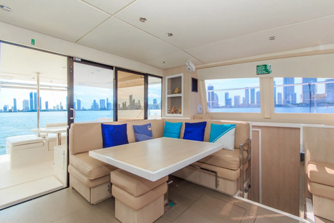 Kartagena: rejs katamaranem 43 Leopard po wyspach RosarioKartagena: 8-godzinny rejs katamaranem Leopard 43 po wyspach Rosario