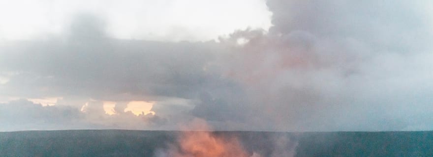 Big Island : Exploration du volcan en soirée depuis Hilo