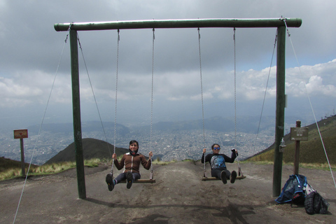 Quito: Ruco Pichincha Volcano Hike with Cable Car Ride