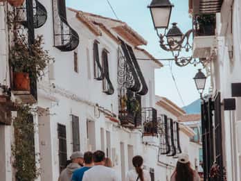 Full Day Tour to Altea, Benidorm & Villajoyosa from Valencia