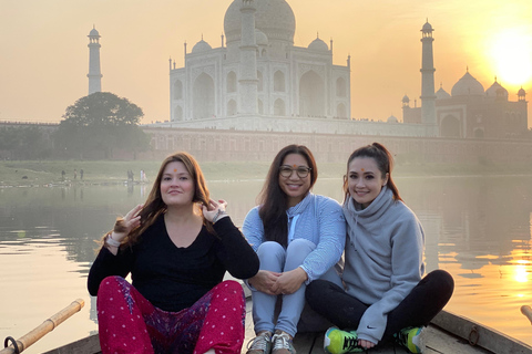 Depuis Delhi : visite du Taj Mahal et du fort d'Agra en voiture tout comprisExcursion d'une journée au Taj Mahal et au Fort d'Agra depuis Delhi (tout compris)