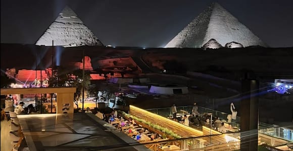 Gizeh: Abendessen mit Pyramiden rund um dich auf dem Rooftop7000