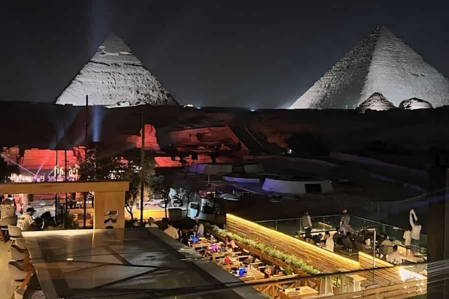 Kairo: Abendessen im The Great Pyramid Inn mit Hoteltransfers. Foto: GetYourGuide