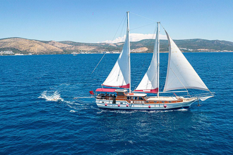 Bodrum: Passeio de barco particular em Bodrum com almoçoPasseio de barco privado