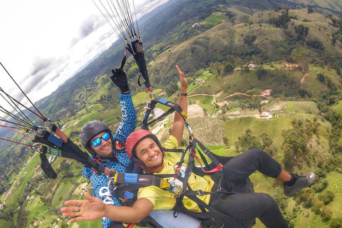 Medellin in Paragliding + Videos and photos