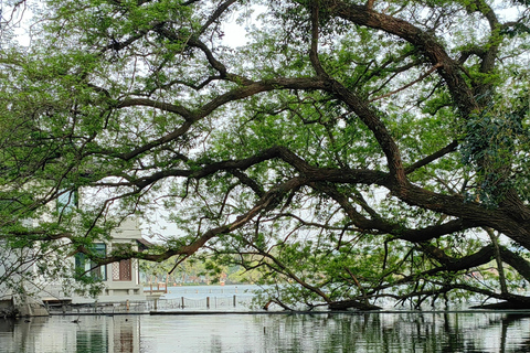 Hangzhou: Customized Tour with Local Guide