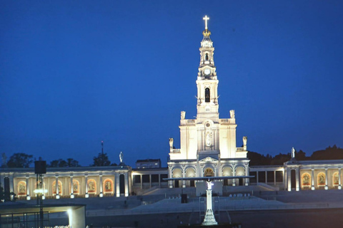 Transfer from Porto to Lisboa with Coimbra and Fatima stops