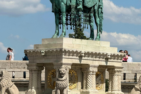 Buda Castle Hill Tour: Fisherman’s Bastion & Matthias Church Buda Castle Hill Tour German