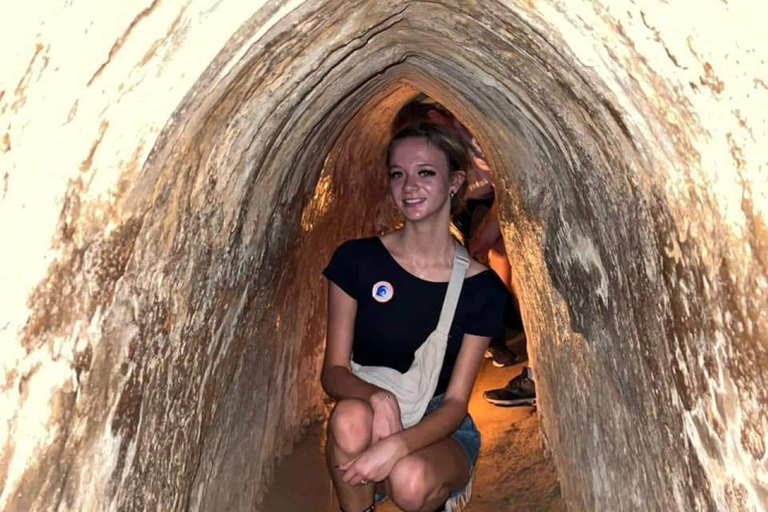 Erkunde die unterirdischen Tunnel in Cu Chi