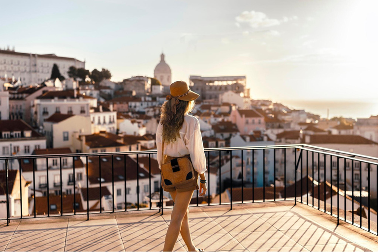 Lisbona: tour storico della città vecchia in Tuk Tuk.Giro guidato in tuk tuk di un'ora