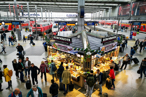 VIP Tour: Nürnberg-Munich-Salzburg + Transfer, Hotel & Meals