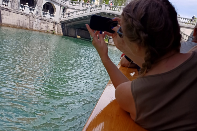 Ljubljana: Electric Boat Tour on the Ljubljanica River