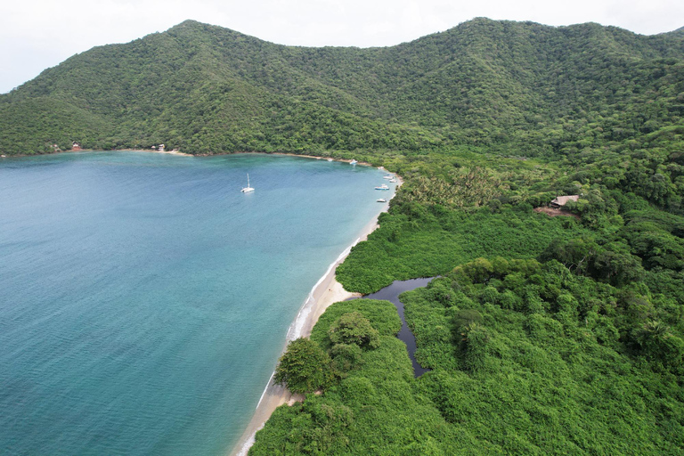 2-Payas Sightseeing Tour of Tayrona Park
