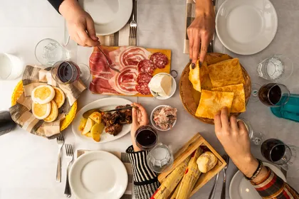 Modena: Eine Foodtour mit einer kompletten Mahlzeit mit einem Einheimischen Modena: Eine Foodtour mit einer kompletten Mahlzeit mit einem Einheimischen