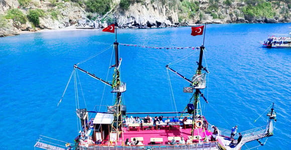 Antalya: Düden Waterfalls Boat Trip with Lunch & Drinks