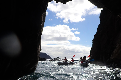 Aventura de caiaque na Calheta: Passeio na praia do Zimbralinho ou no ilhéu da Cal