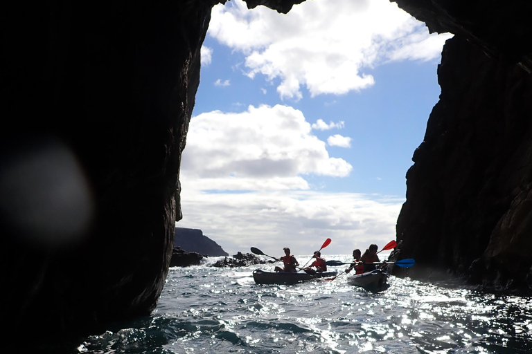 Avventura in kayak a Calheta: Tour della spiaggia di Zimbralinho o dell&#039;isolotto di Cal