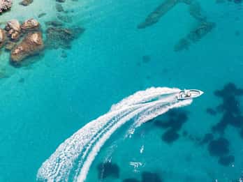 Saranda: tour in barca verso 7 destinazioni con ombrellone gratuito
