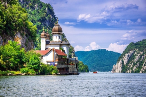Belgrade : Tour en voiture sur le Danube bleu et promenade en bateau à moteur d'une heureVisite partagée