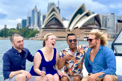 Sydney: Harbour Highlights & Aussie Bites Catamaran Cruise - Image 2