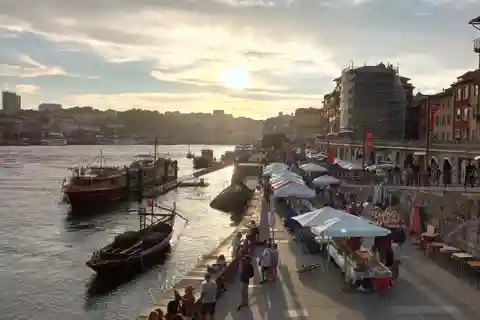 Motorista-guia particular de luxo: Explorando o Porto em 4 horas