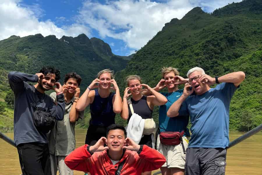 Kleingruppentour: 2-tägige Motorradtour mit 1 Übernachtung auf der Ha-Giang-Rundstrecke. Foto: GetYourGuide Kleingruppentour: 2-tägige Motorradtour mit 1 Übernachtung auf der Ha-Giang-Rundstrecke. Foto: GetYourGuide