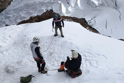 Huaraz : Journée complète au sommet de San MateoHuaraz : Journée complète au Nevado Mateo