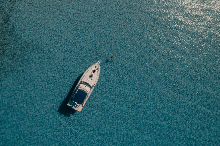 Au départ de Ierapetra : Croisière sur l'île de Chrissi avec déjeunerBillet pour le yacht et déjeuner inclus
