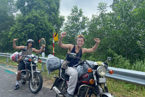 Vanuit Hoi An of Da Nang: Hue City Motorbike TransferVan Hoi An/Da Nang naar Hue (Enkele reis)