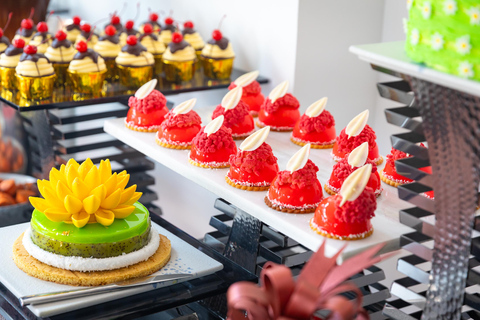 Dubai: Brunch del sabato al The Palm con cibo e bevande illimitatiBrunch con bevande analcoliche illimitate