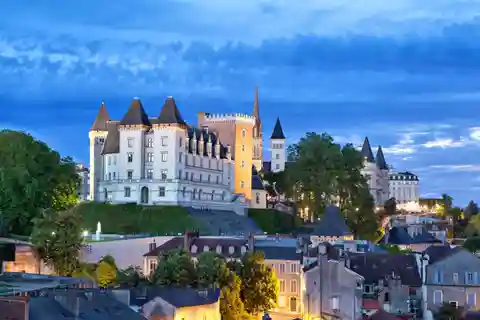 Biarritz: Private Day Trip to Lourdes