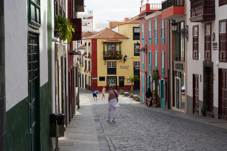 Las Palmas: Social Walking Tour with Local Insights & Coffee