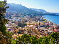 Excursión privada de un día completo por Monreale, Cefalu y Castelbuono - Hizvo