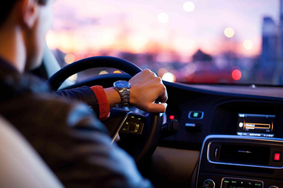 Dubai: Autó és sofőr bérlése egész nap