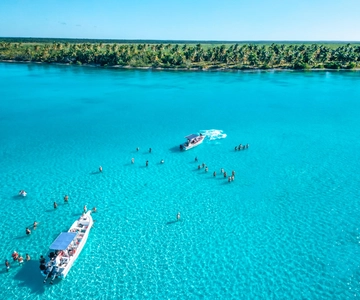 La Romana: Saona Crusoe VIP for cruise guests