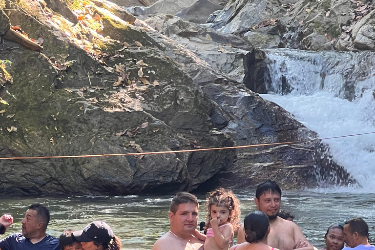 Medellin: River Tubing and BBQ Day Trip with Hotel Pickup