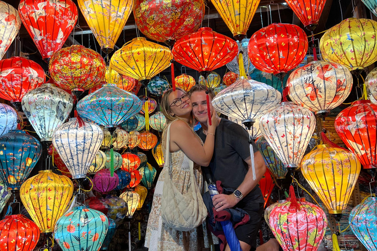 Descubre la ciudad antigua de Hoi An por la nocheDescubre Hoi An de noche