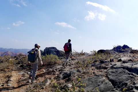 Randonnée dans la campagne des collines Arawali